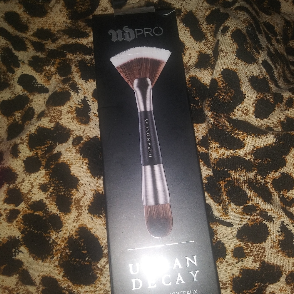 High-end makeup - Picture 5 of 5